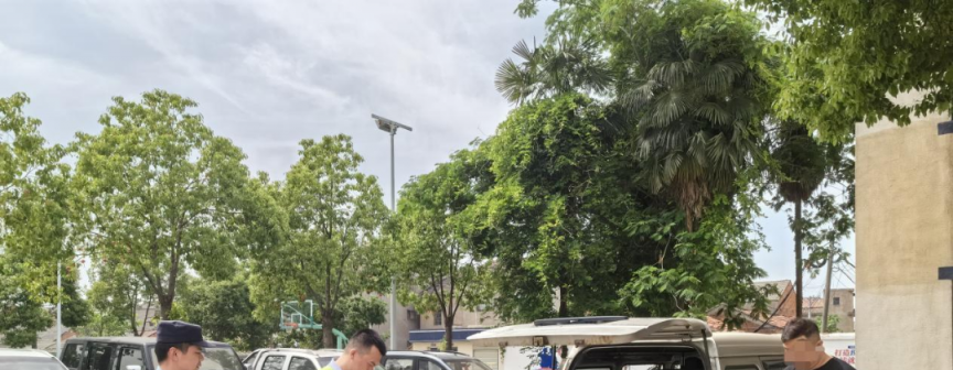	嗅觉灵敏！面包车变身移动加油站被查处