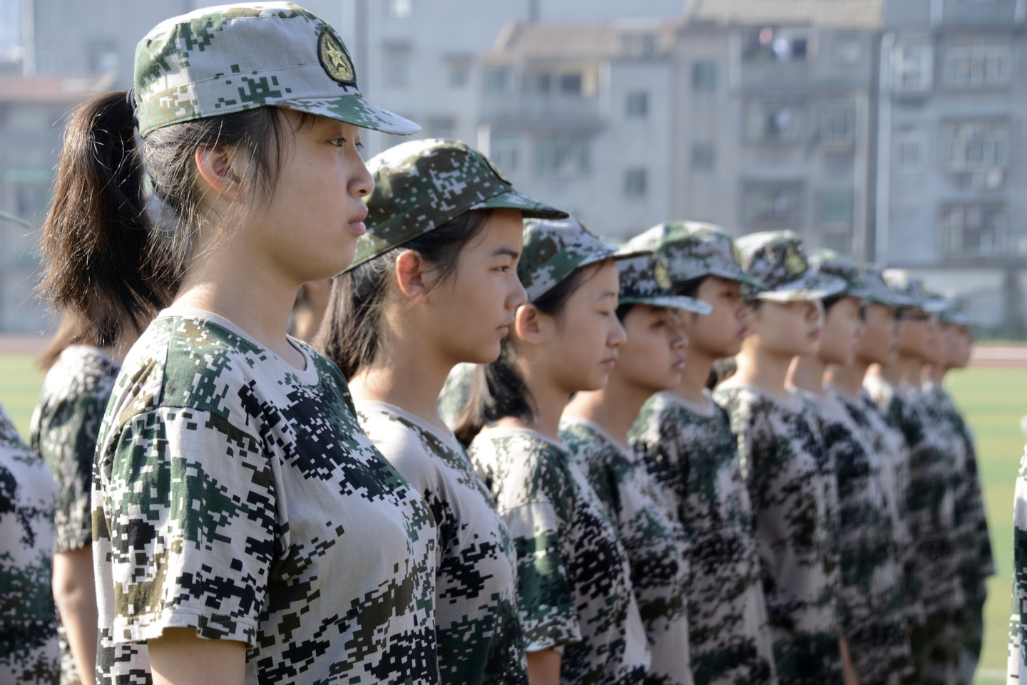 仙桃中学高一新生军训掠影