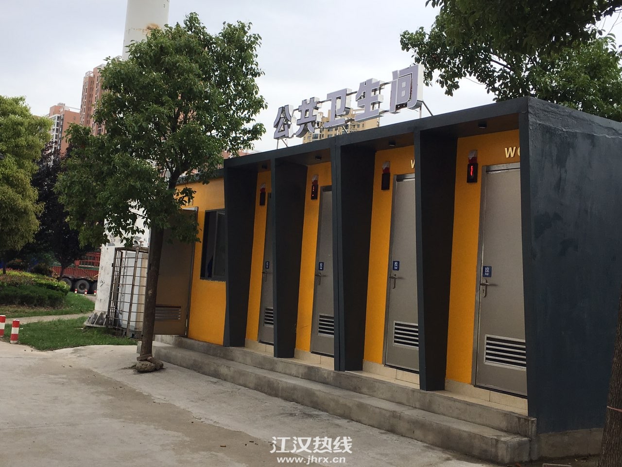 仙桃路边加了些公共厕所啦,蛮方便