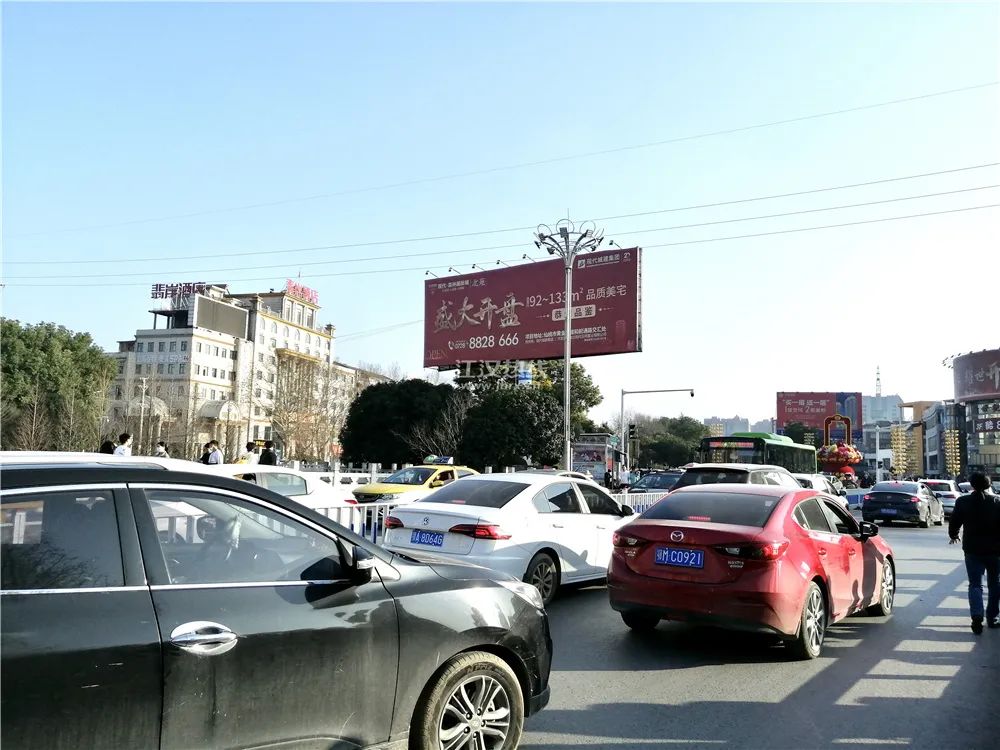 184740zohufohq57475okq.jpg