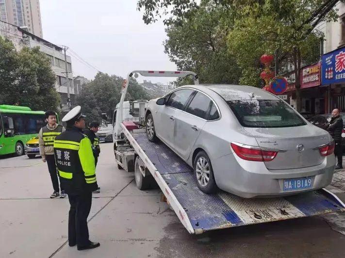 204944glotlzjcywg88wrl.jpg