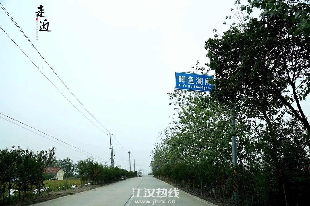 152404eqz9s1a7r99usauj.jpg