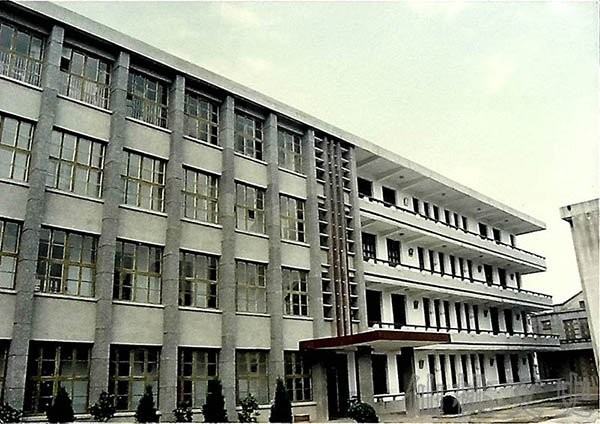 1987年仙桃市沔阳中学新建的教学大楼.jpg