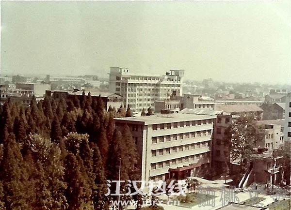 1987年仙桃市人民政府办公大楼.jpg