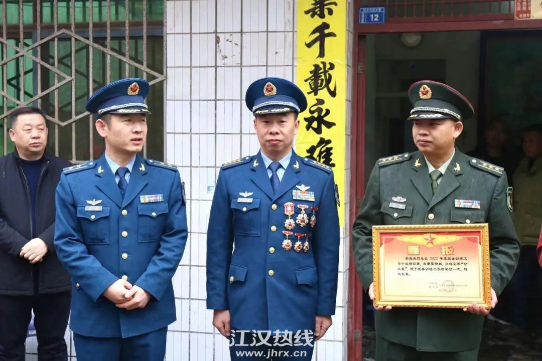 194508g11600475lb42p6h.jpeg