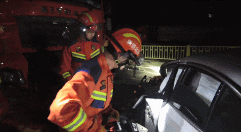 110904b404ccejce28a82e.gif