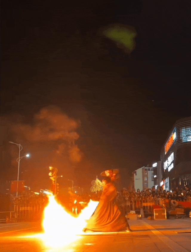 092752h56cechww6191wh2.gif