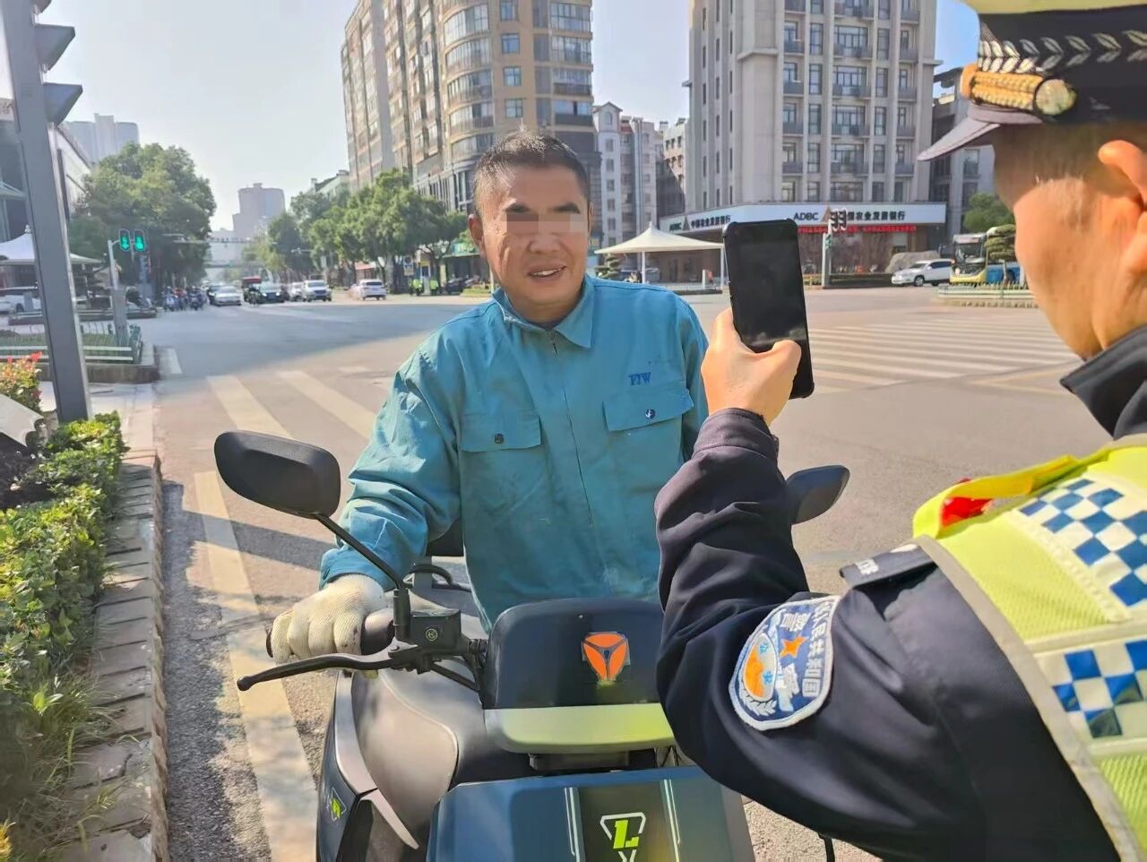 微信图片_2025-10-23_070351_093.jpg