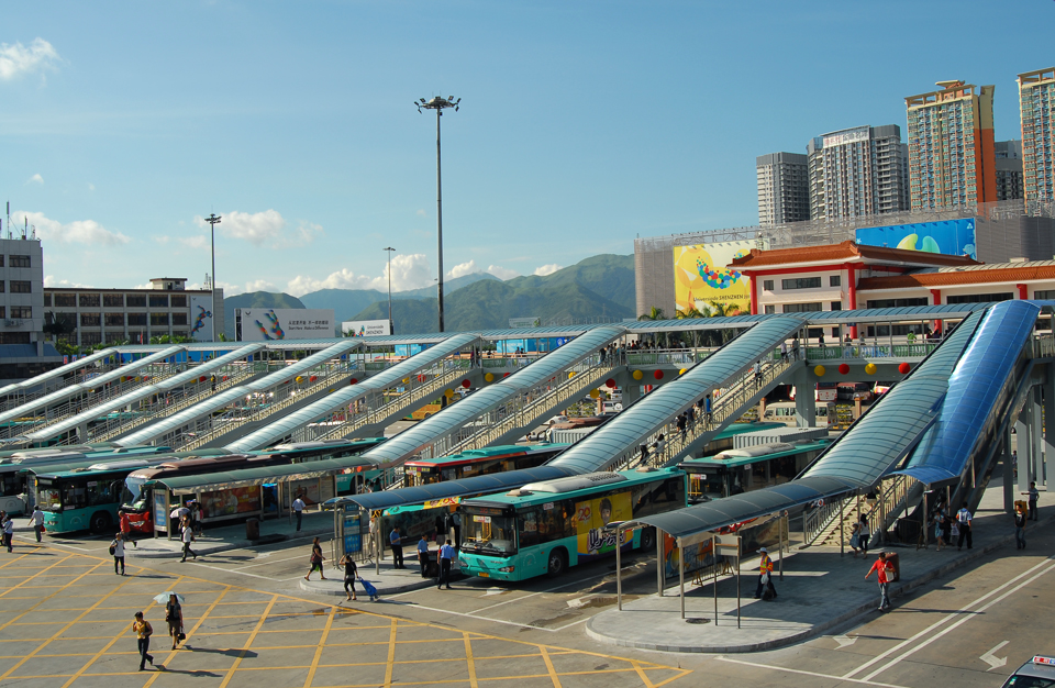 深圳皇岗口岸(因安检厅不让拍照,很多时间把相机收起来排队)
