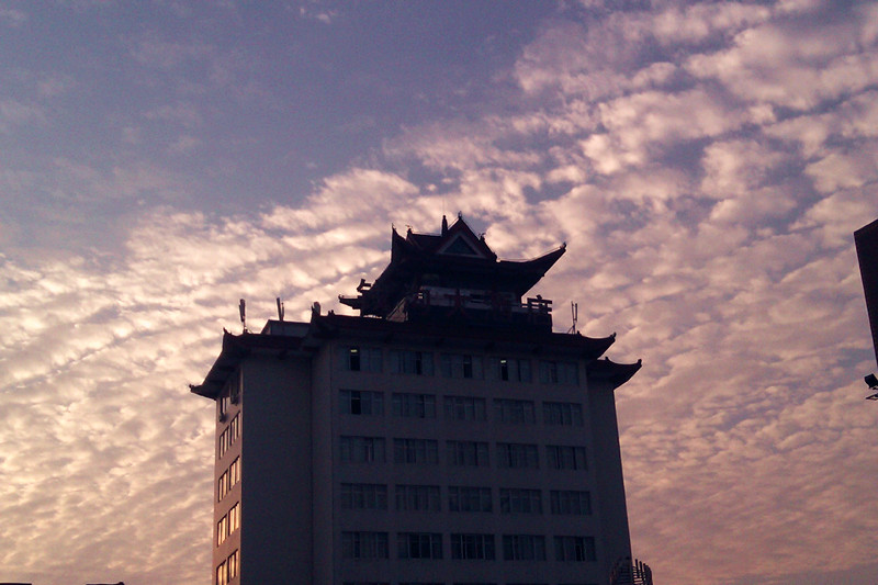 天空的嫁衣是夕阳吗？